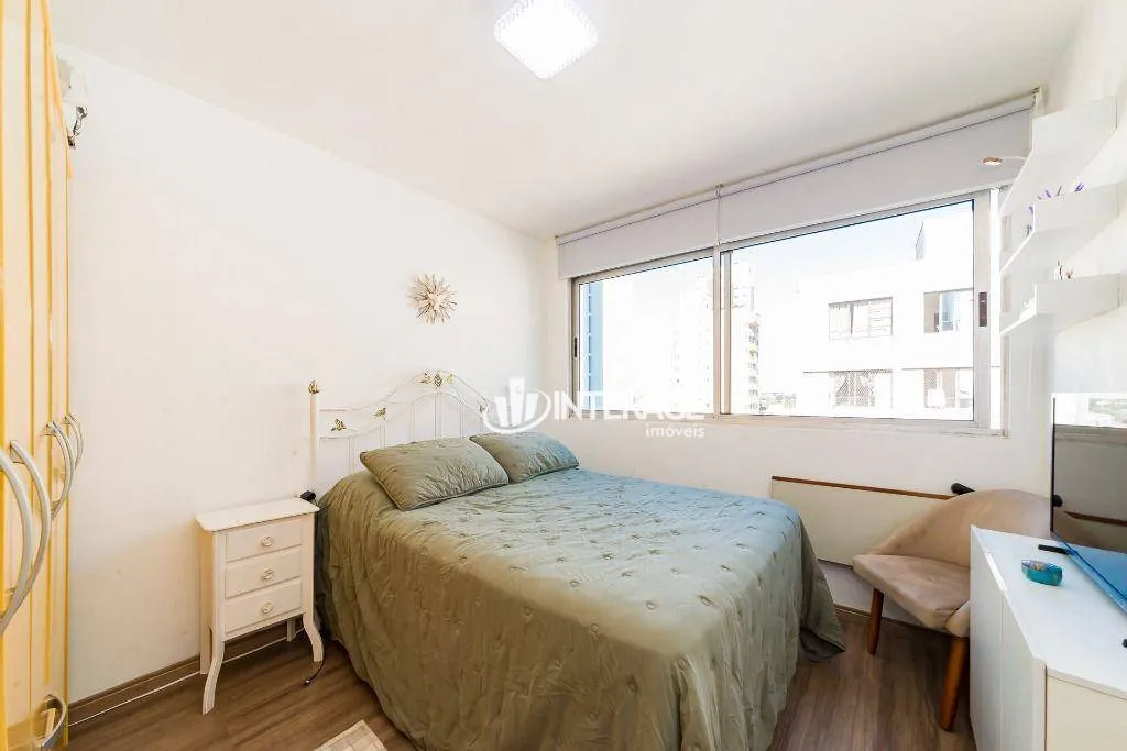 1-bedroom apartment with separate kitchen and parking spot — photo 10