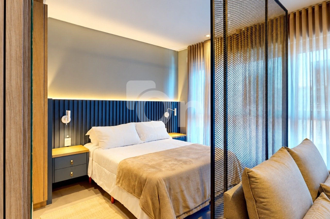 One-bedroom apartment with a water view — photo 7