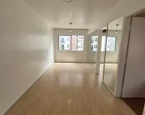 Apartamento com piso de madeira ou laminado, Centro — photo 10