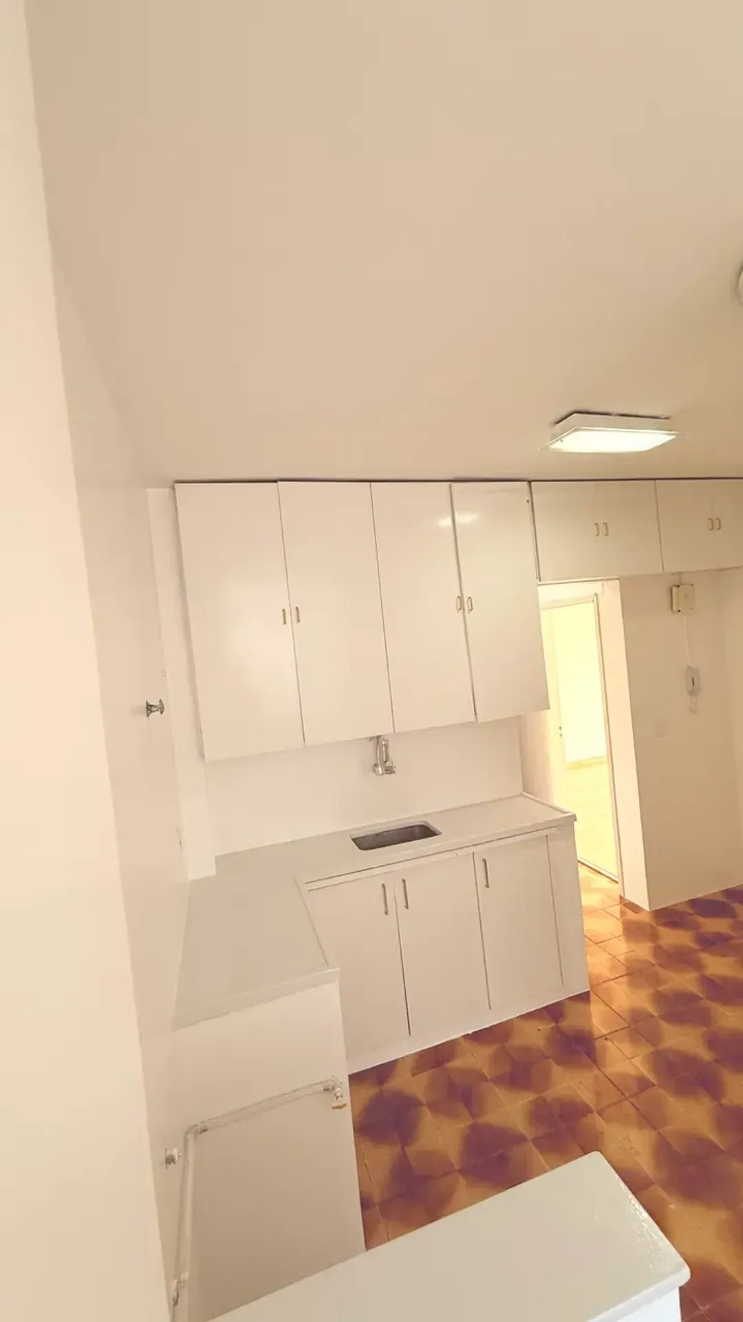 2-bedroom apartment with 3 bathrooms and parking space — photo 22