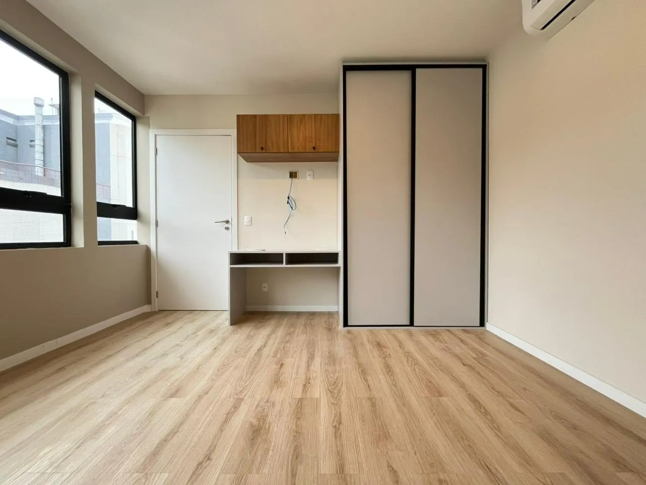1-bedroom apartment with open-plan kitchen and 70 m² — photo 14
