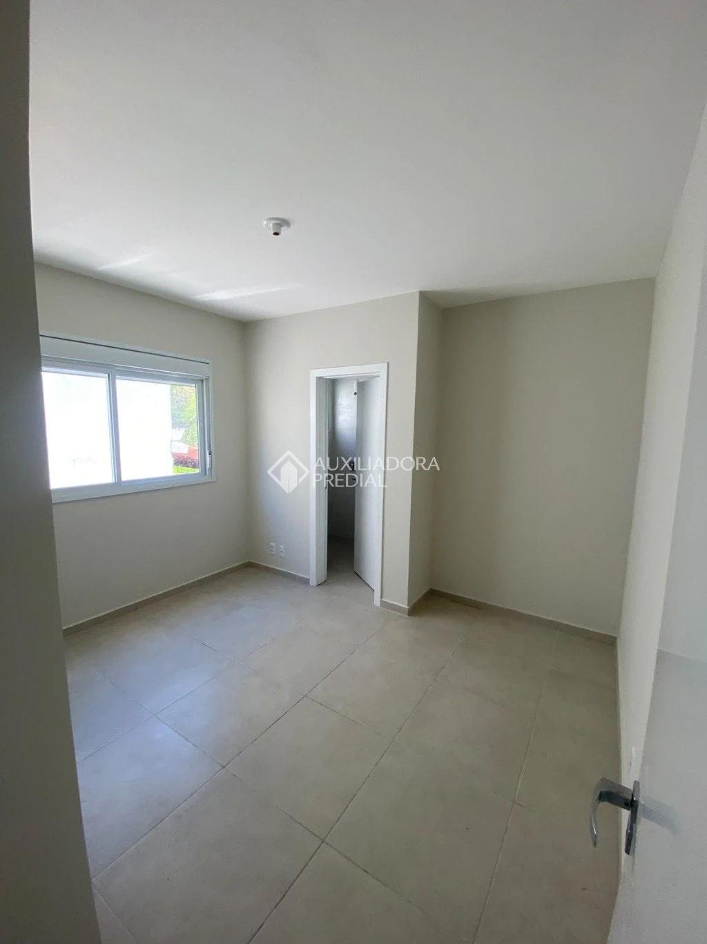 Apartment, 59 m², with a grill on the balcony — photo 9