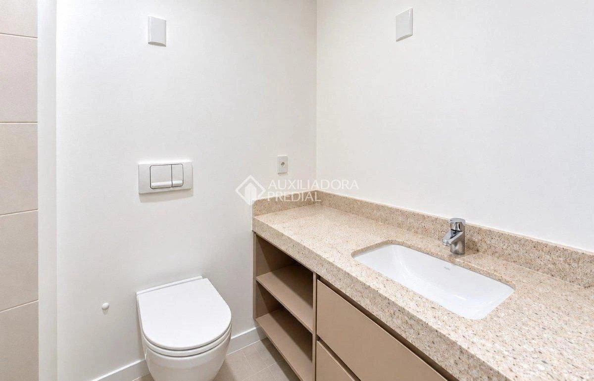 3-bedroom apartment with a park view in Florianópolis — photo 22