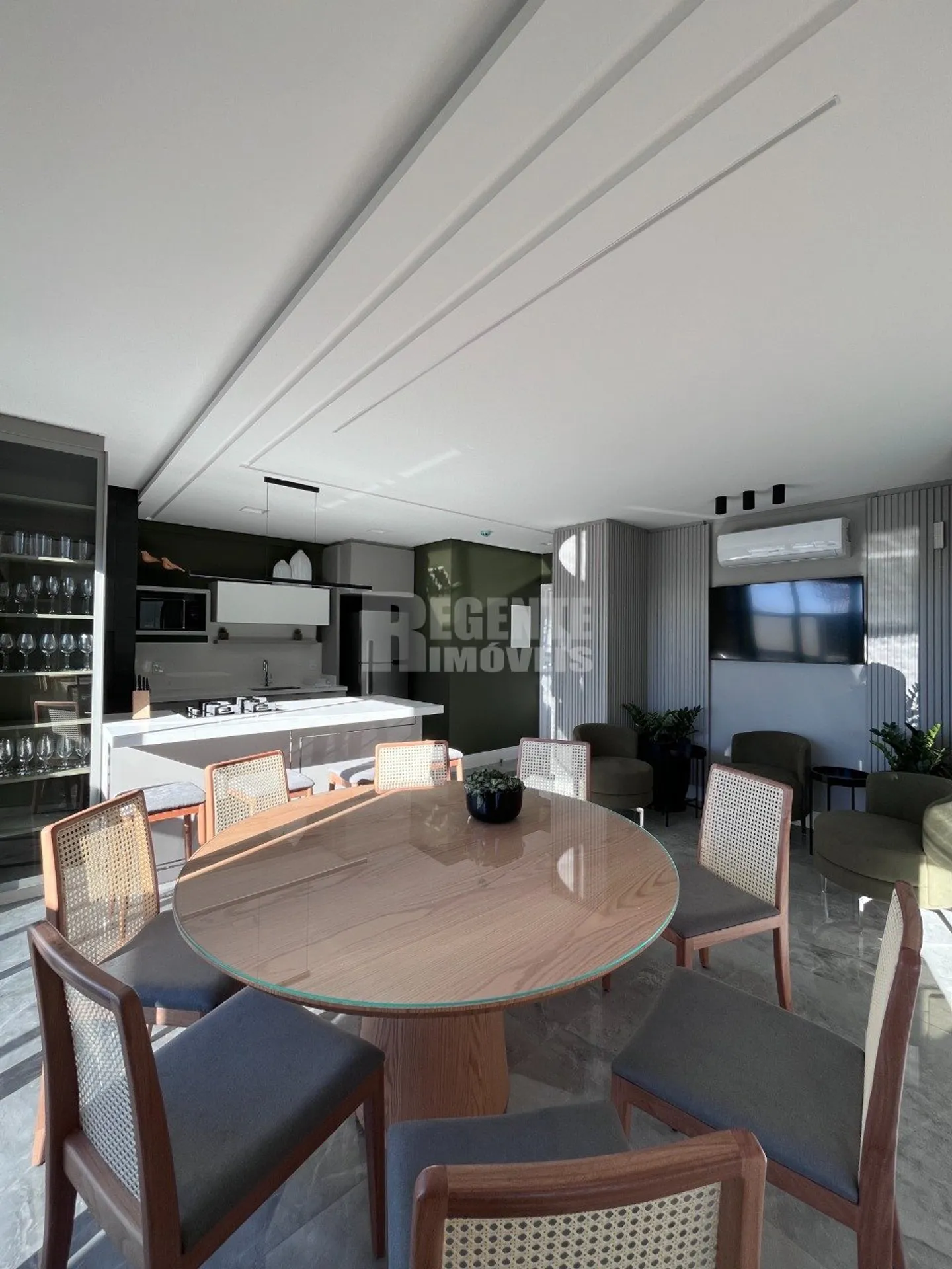 Apartamento amueblado de 2 dormitorios con balcón — photo 15