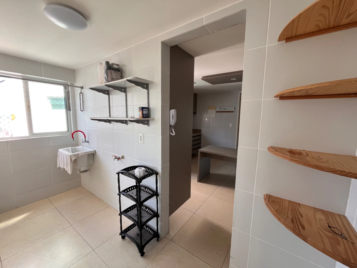 4-bedroom apartment in a building with a gym — photo 20