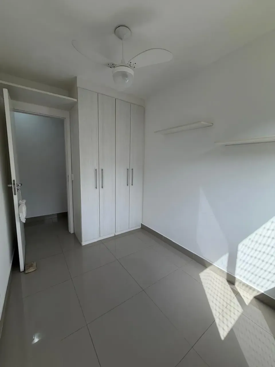 4-bedroom apartment with a closed-in balcony — photo 4
