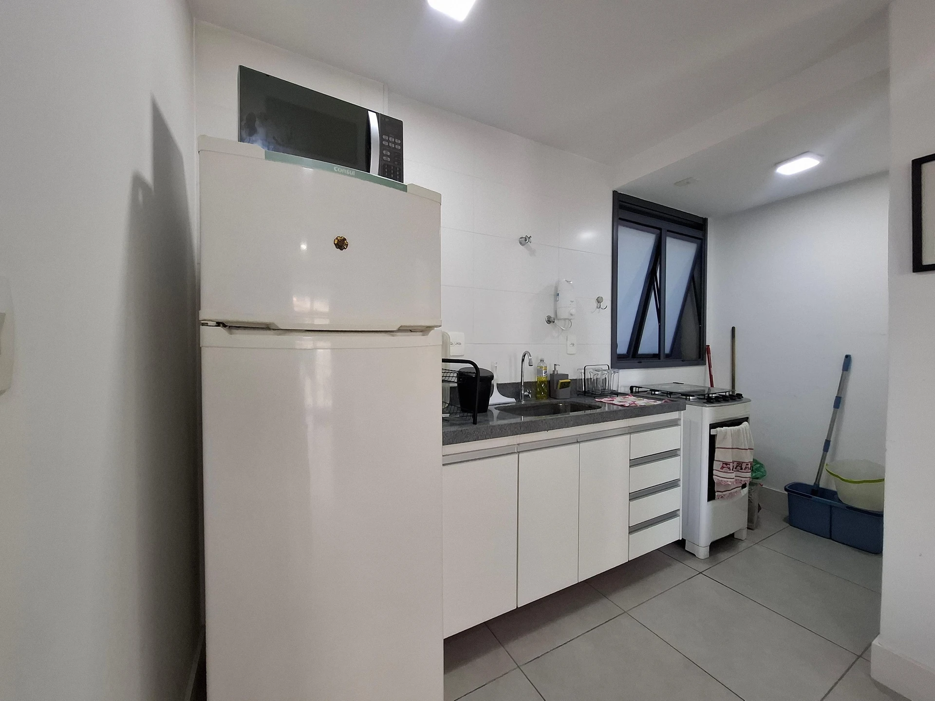 Furnished apartment with home office and balcony — photo 2