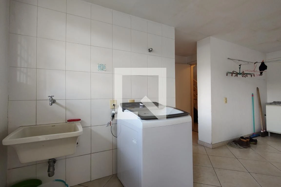 Casa mobiliada com 3 quartos, varanda e 3 banheiros — photo 42