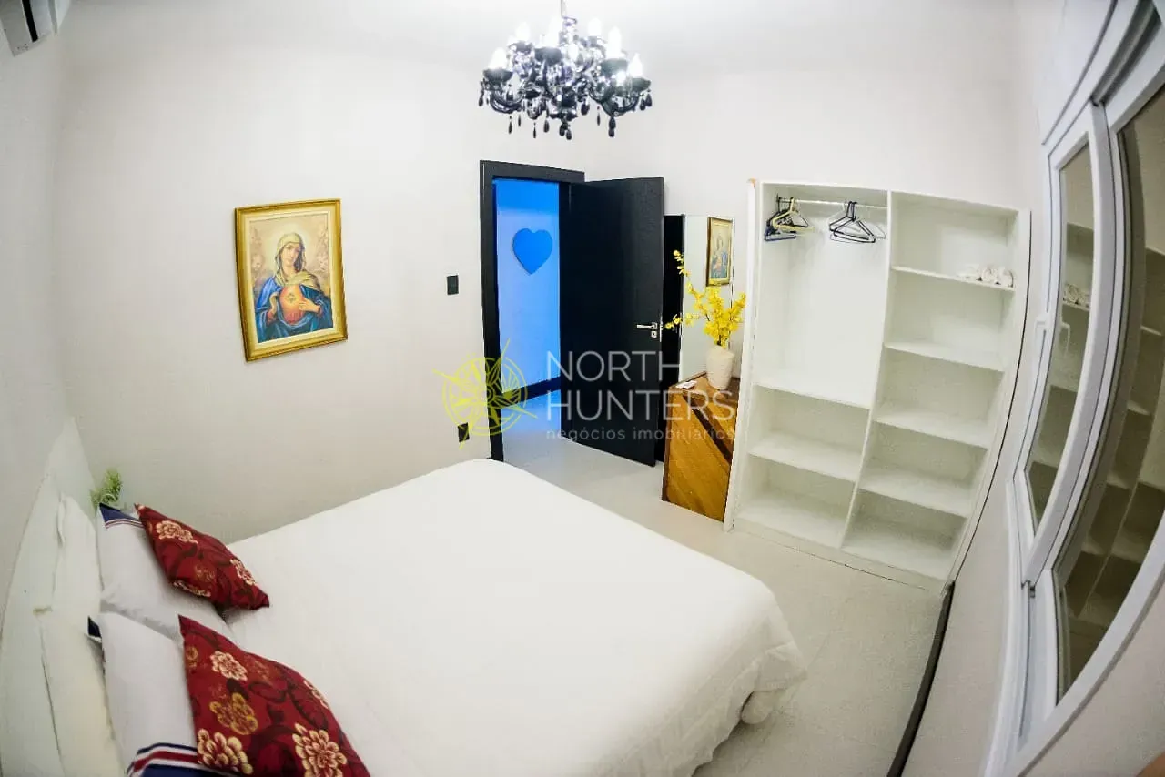 Casa con 5 dormitorios y cocina de concepto abierto — photo 81