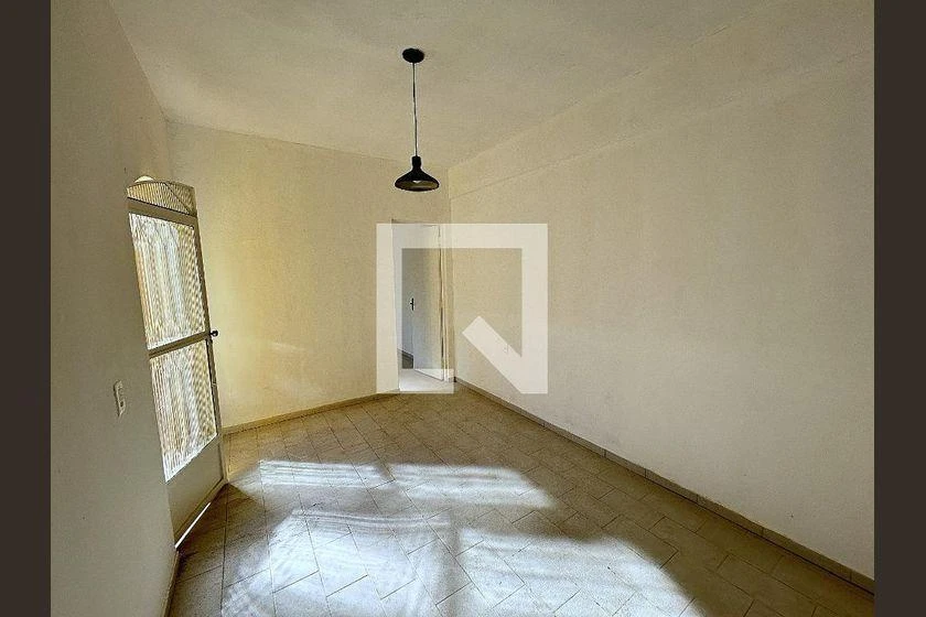 Balcony with a grill in a one-bedroom house, 62 m² — photo 9