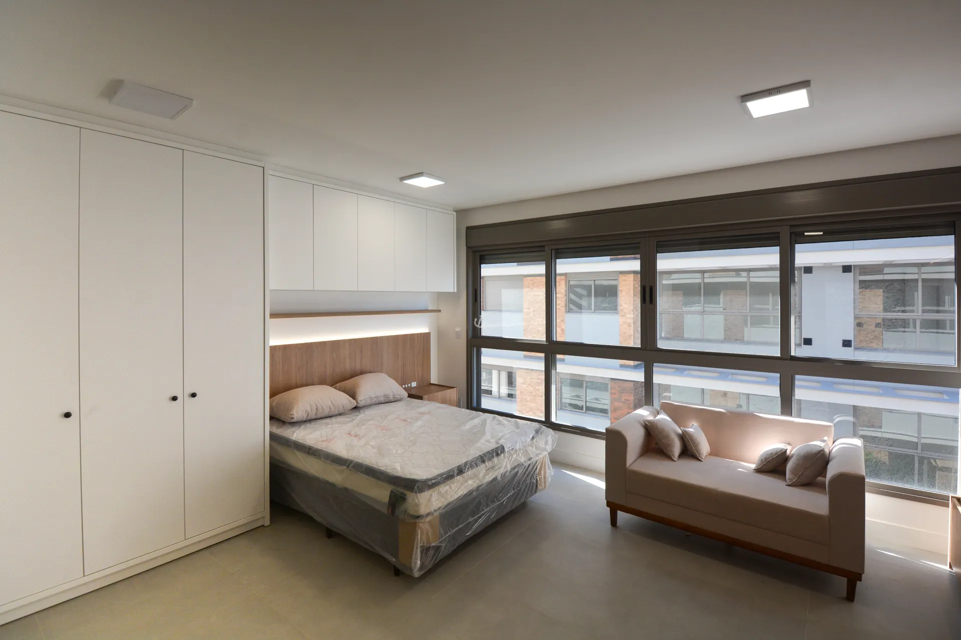 Furnished studio 47 m² with 1 parking space on 4th floor