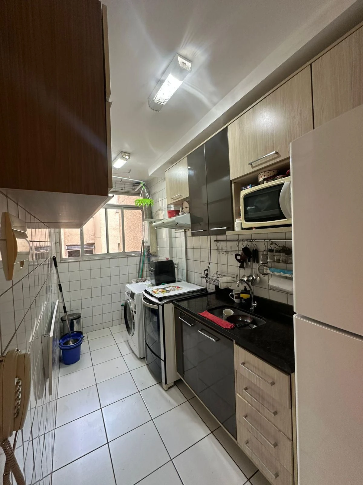 Furnished apartment with 3 bedrooms and 1 bathroom — photo 17