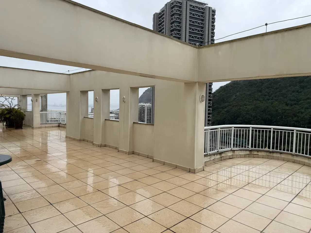 2-bedroom apartment with a water view — photo 25
