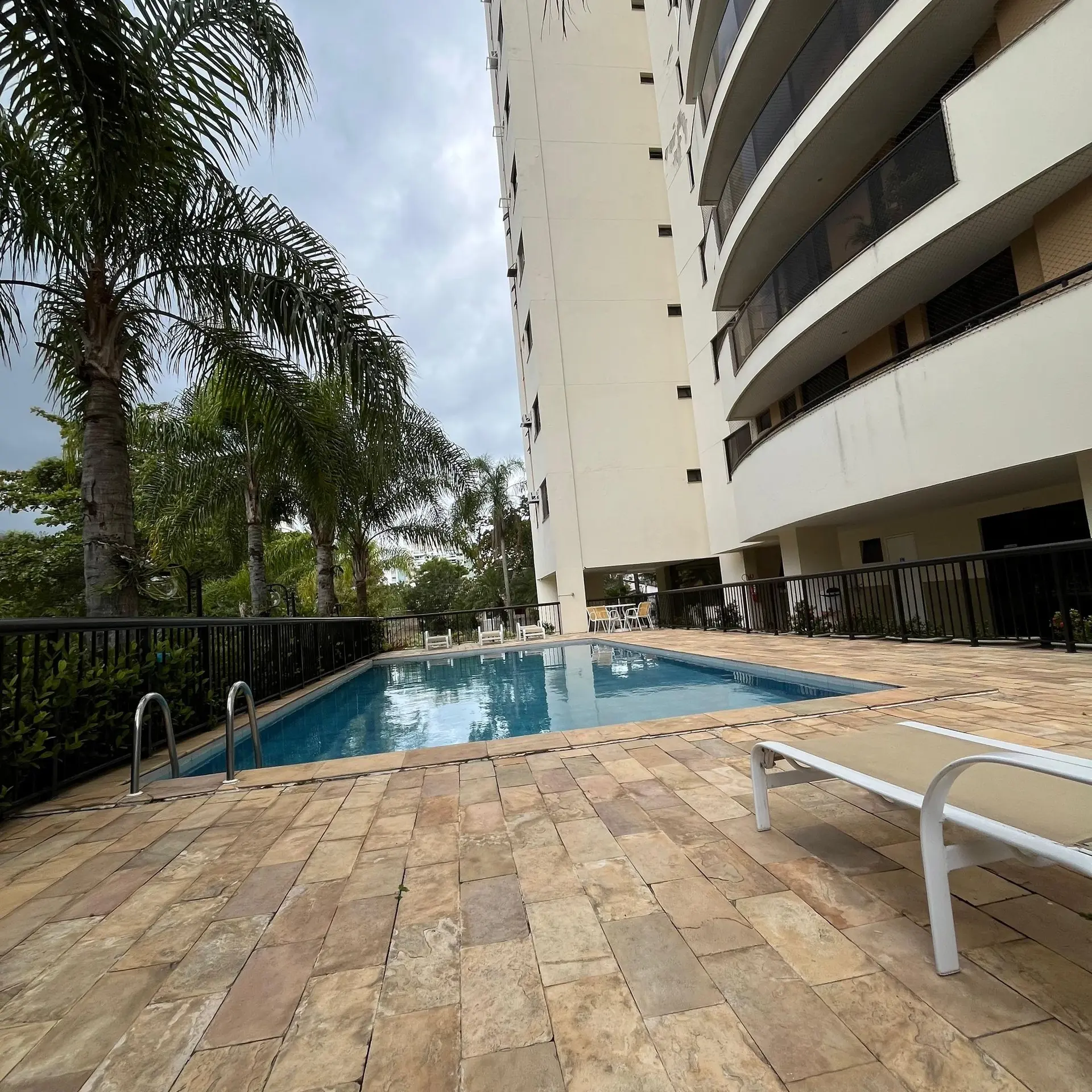 Apartamento mobiliado com 2 quartos e varanda envidraçada — photo 14