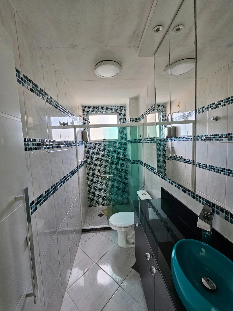 3-bedroom apartment with an en-suite and glass balcony — photo 5
