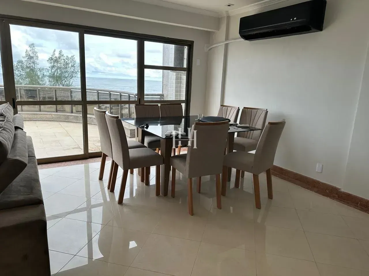 Apartamento com 5 quartos e 5 banheiros, varanda — photo 2