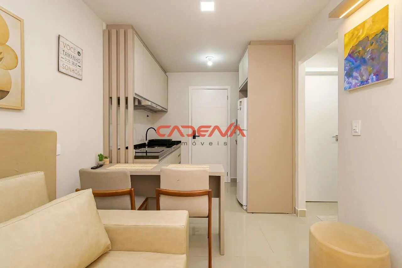 Furnished 1-bedroom apartment with open-plan kitchen — photo 2