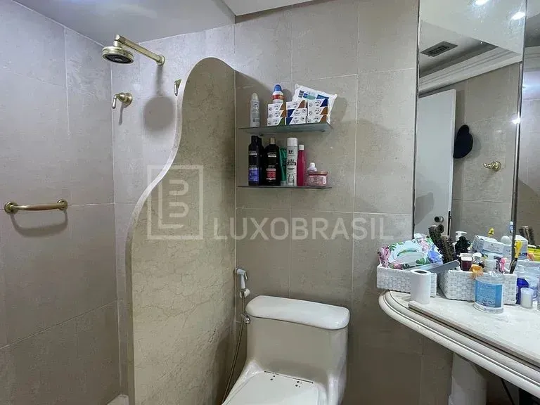 Apartamento com varanda envidraçada e 4 quartos — photo 17