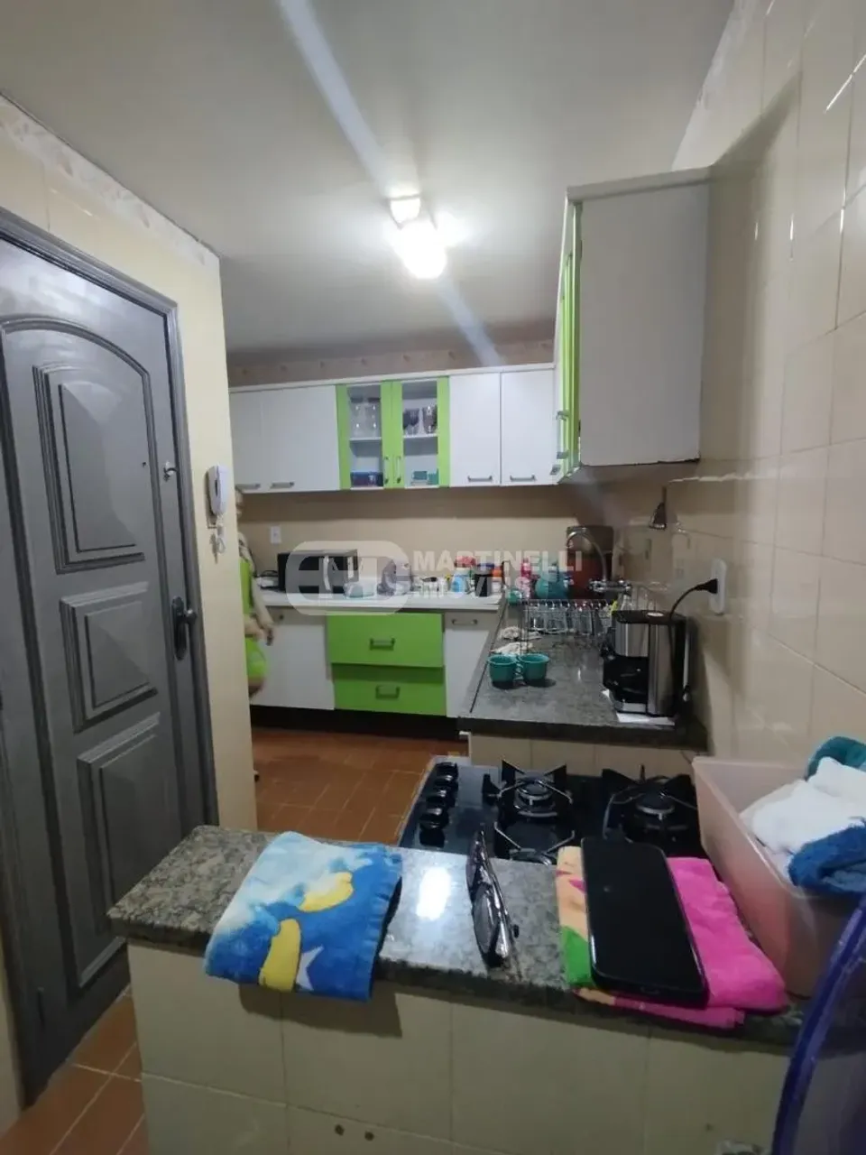 Apartamento vazio com 2 quartos, vaga e varanda envidraçada — photo 2