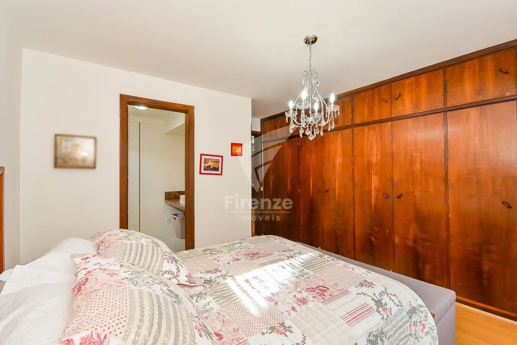 424 m² house with 3 en-suite bedrooms and 4 parking spots — photo 36