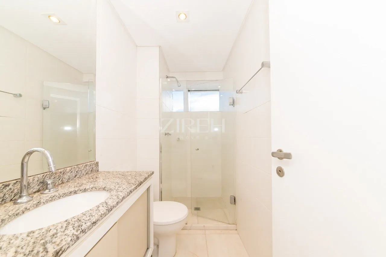 Glass-enclosed balcony in a 2-bedroom apartment, 57 m² — photo 12