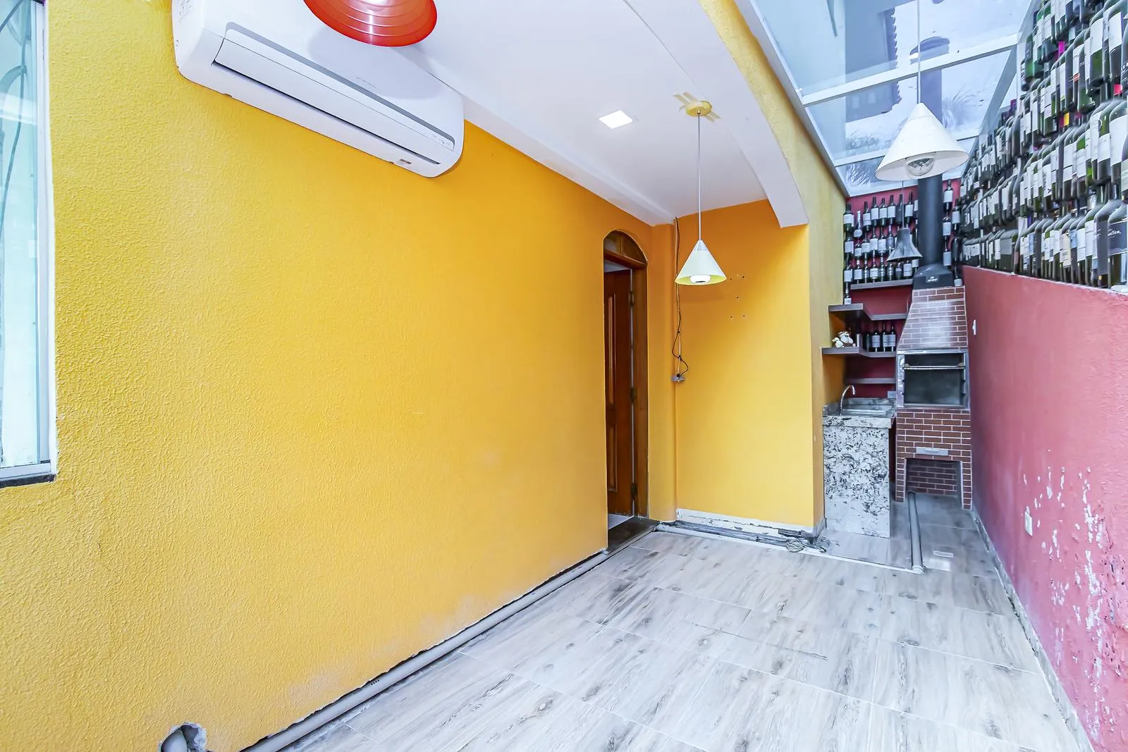 3-bedroom house with a separate kitchen and gas stove — photo 13