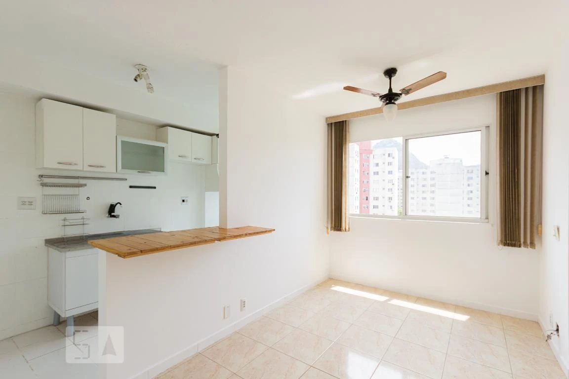 2-bedroom apartment in a building with a pool — photo 2