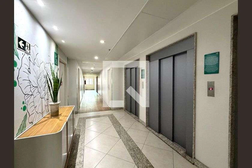 Студия 37 м² с балконом и компактной кухней — photo 11