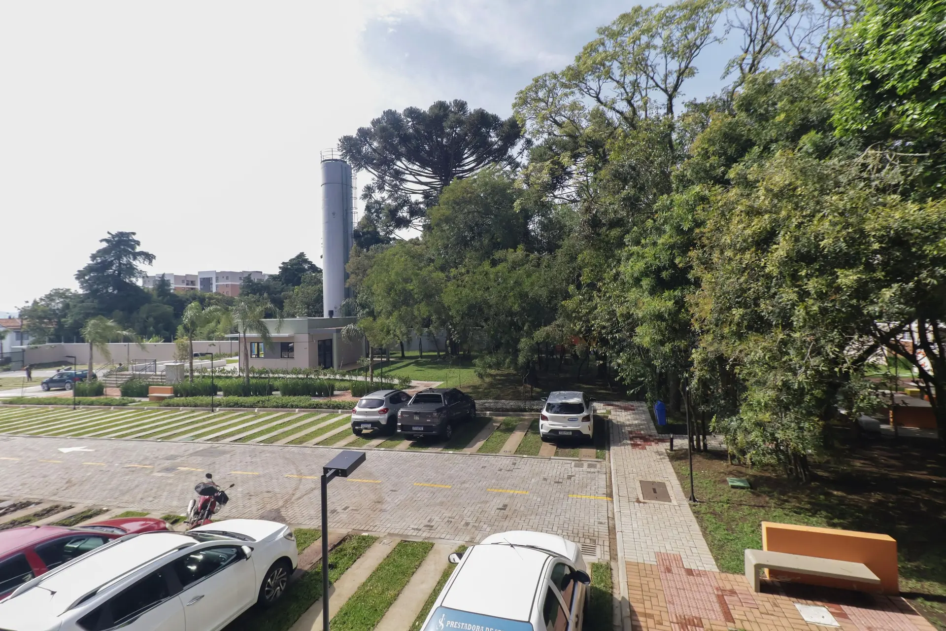 3-bedroom apartment with a park view in Curitiba — photo 11