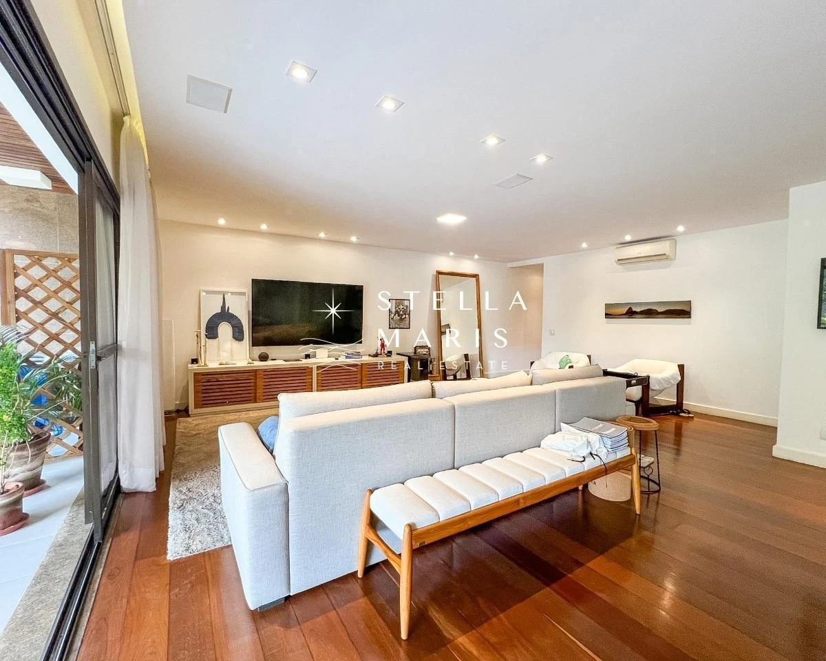 208 m² apartment with 3 bedrooms and 4 parking spots — photo 10