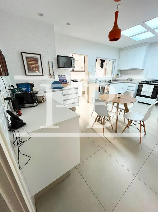 Apartamento de 3 dormitórios, 261 m² e varanda — photo 22