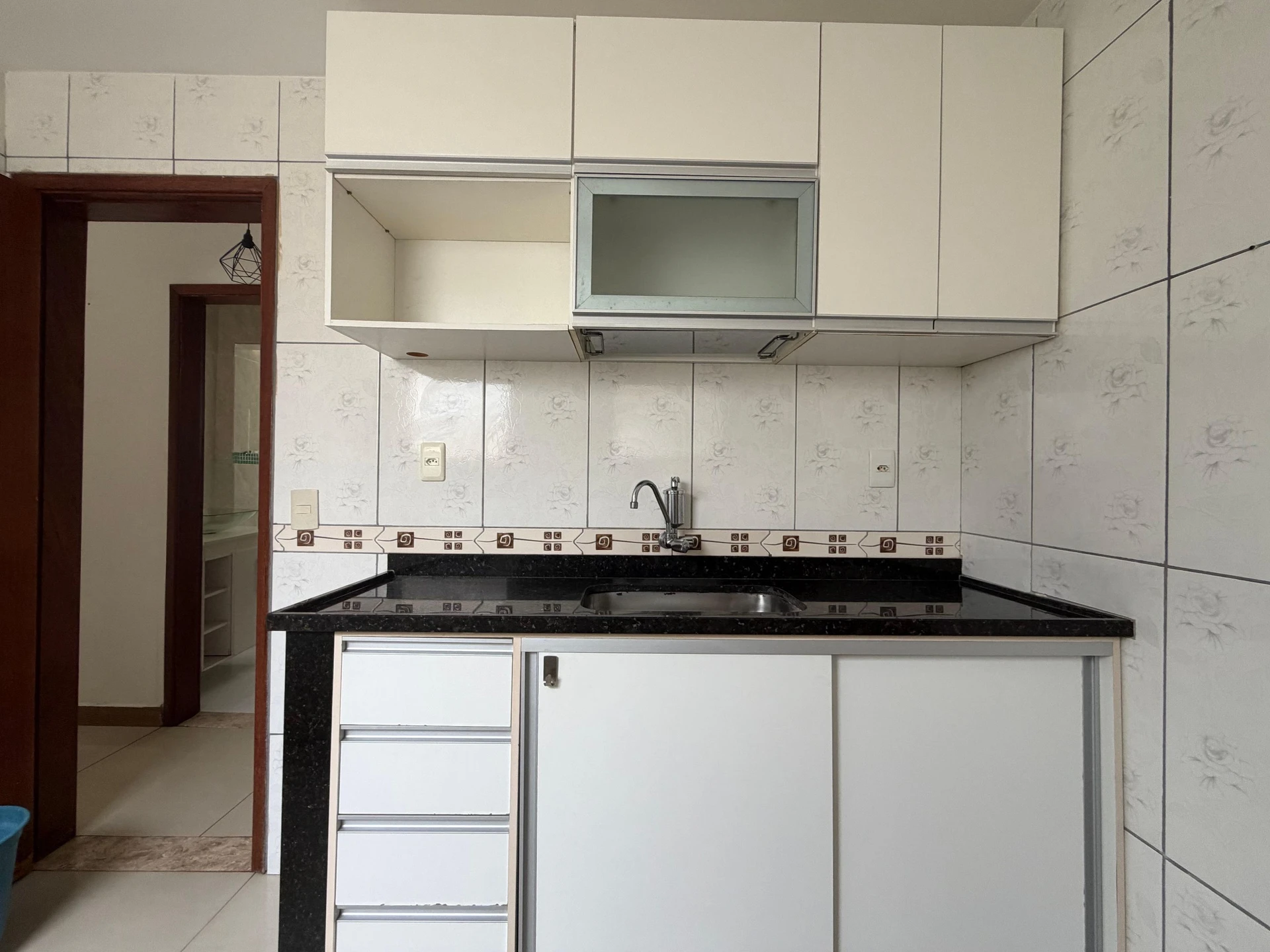 One-bedroom house with a washing machine — photo 25