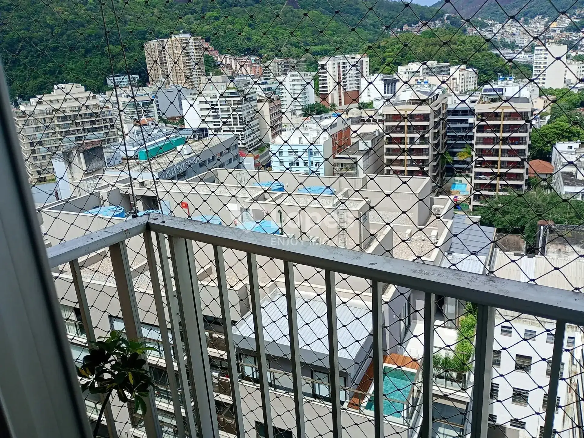 Apartment on the 14th floor with a washing machine — photo 21
