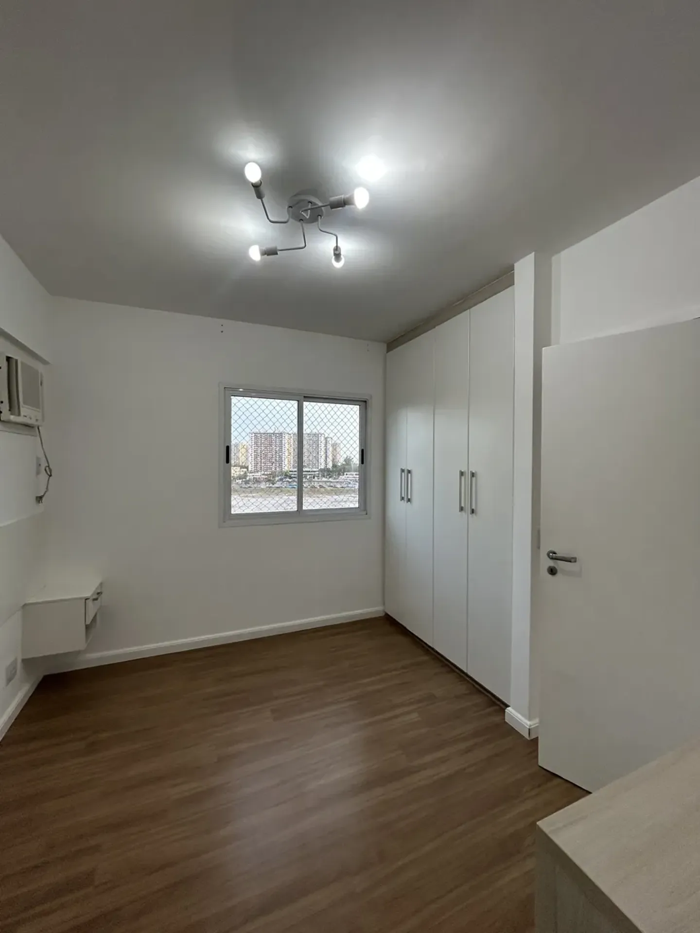 Apartment on the 8th floor with floor-to-ceiling windows — photo 41