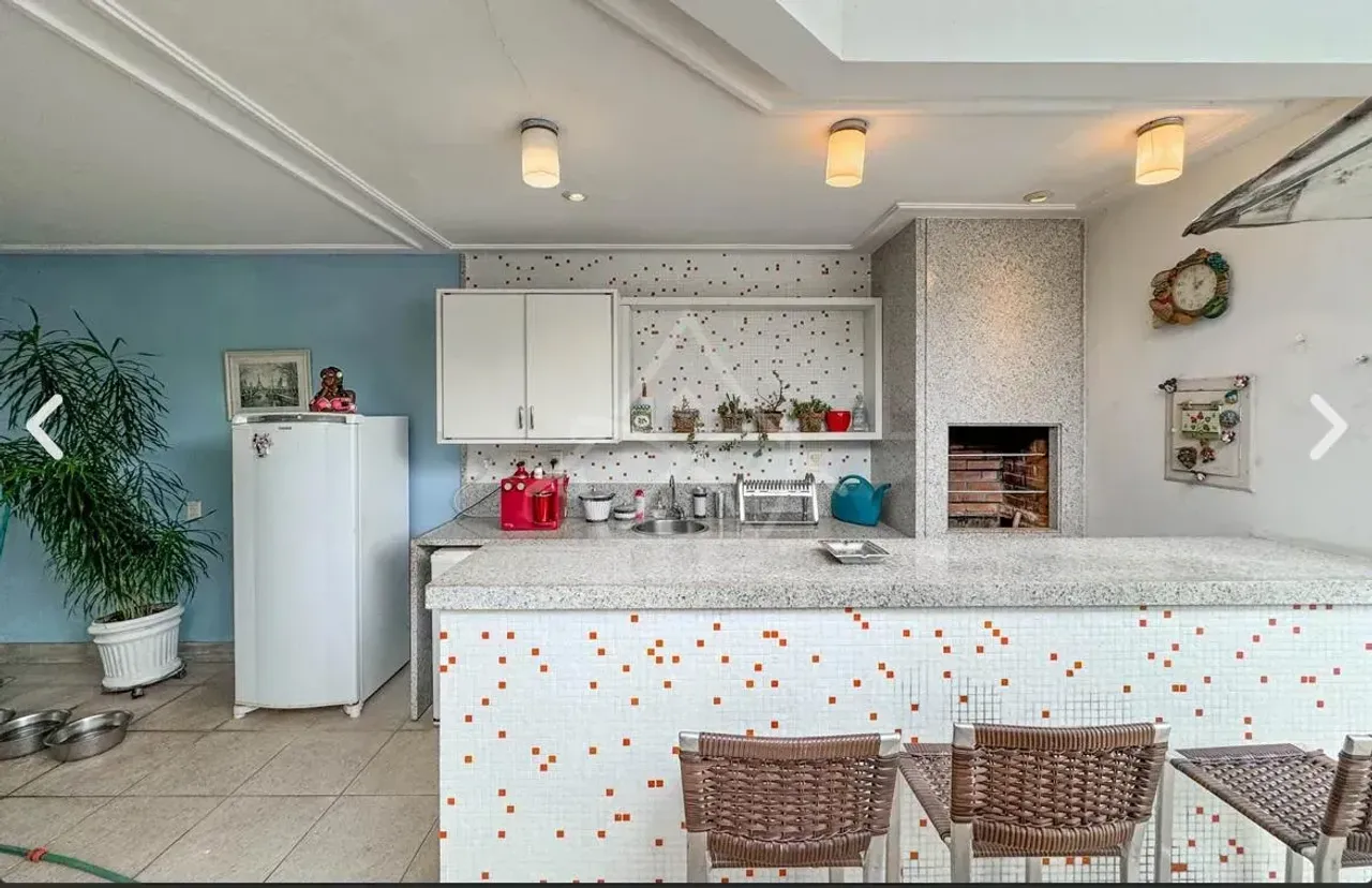 Furnished 4-bedroom house with open-plan kitchen — photo 18
