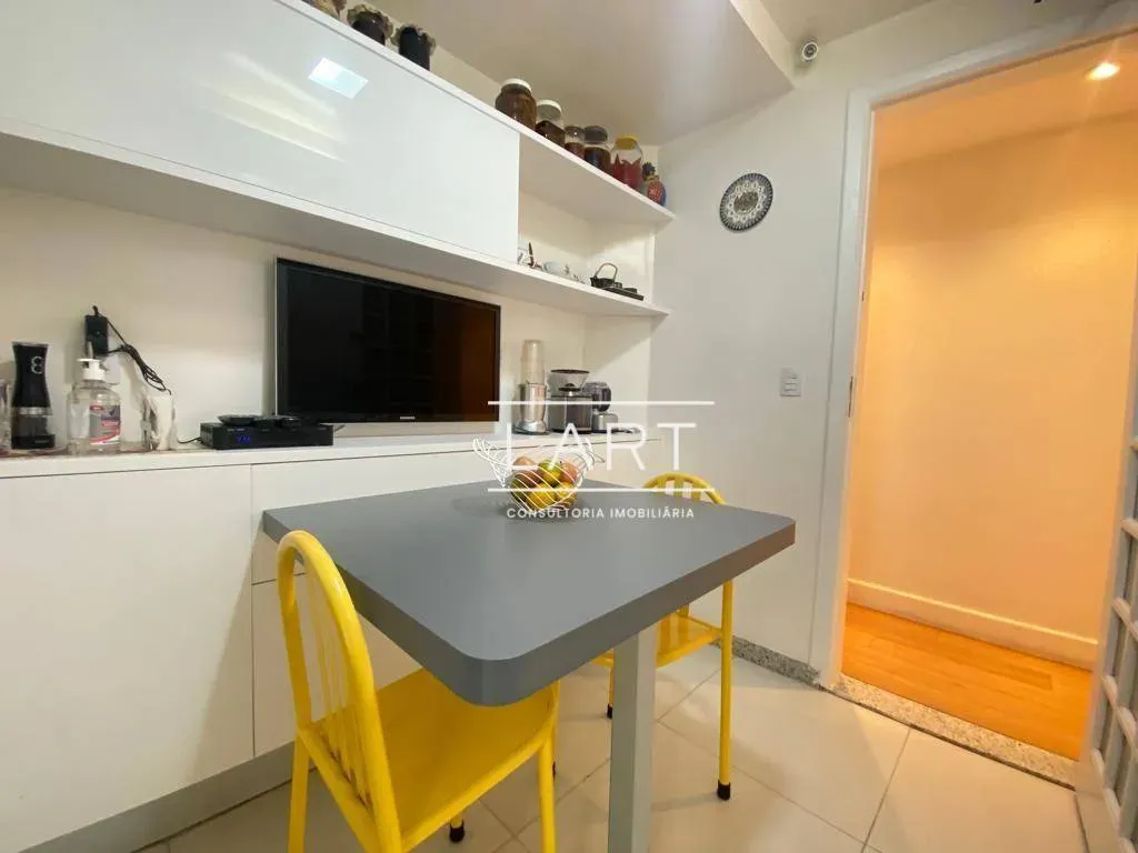 Apartamento com 4 dormitórios e 5 banheiros, 350 m² — photo 24