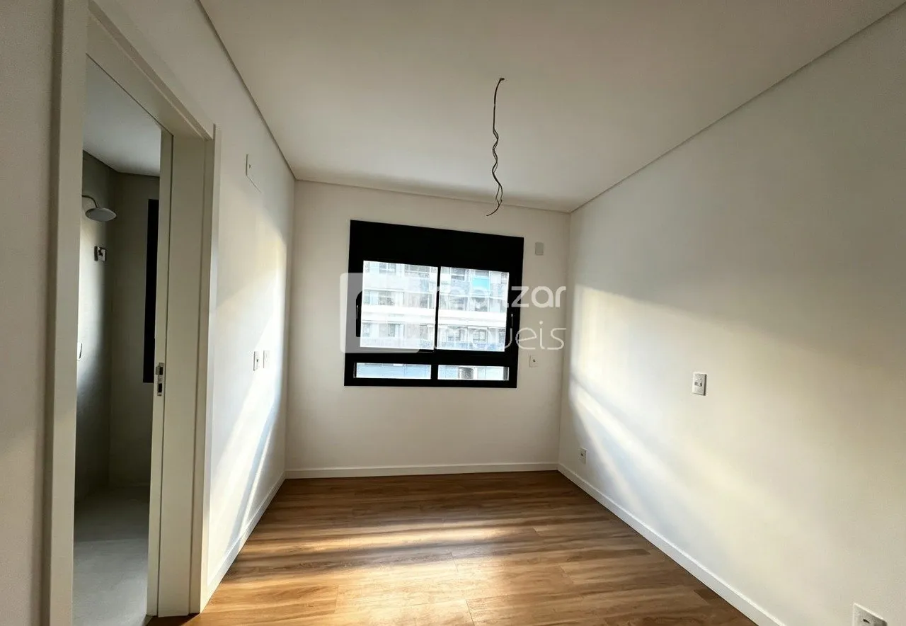 Glass-enclosed balcony in a 2-bedroom apartment, 70 m² — photo 2