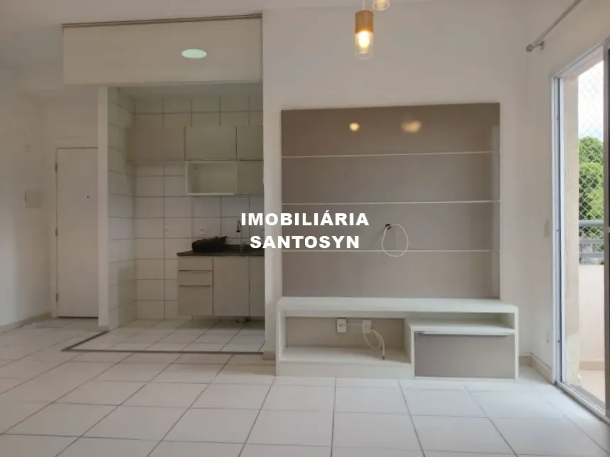 2-bedroom apartment in a building with a gym — photo 3