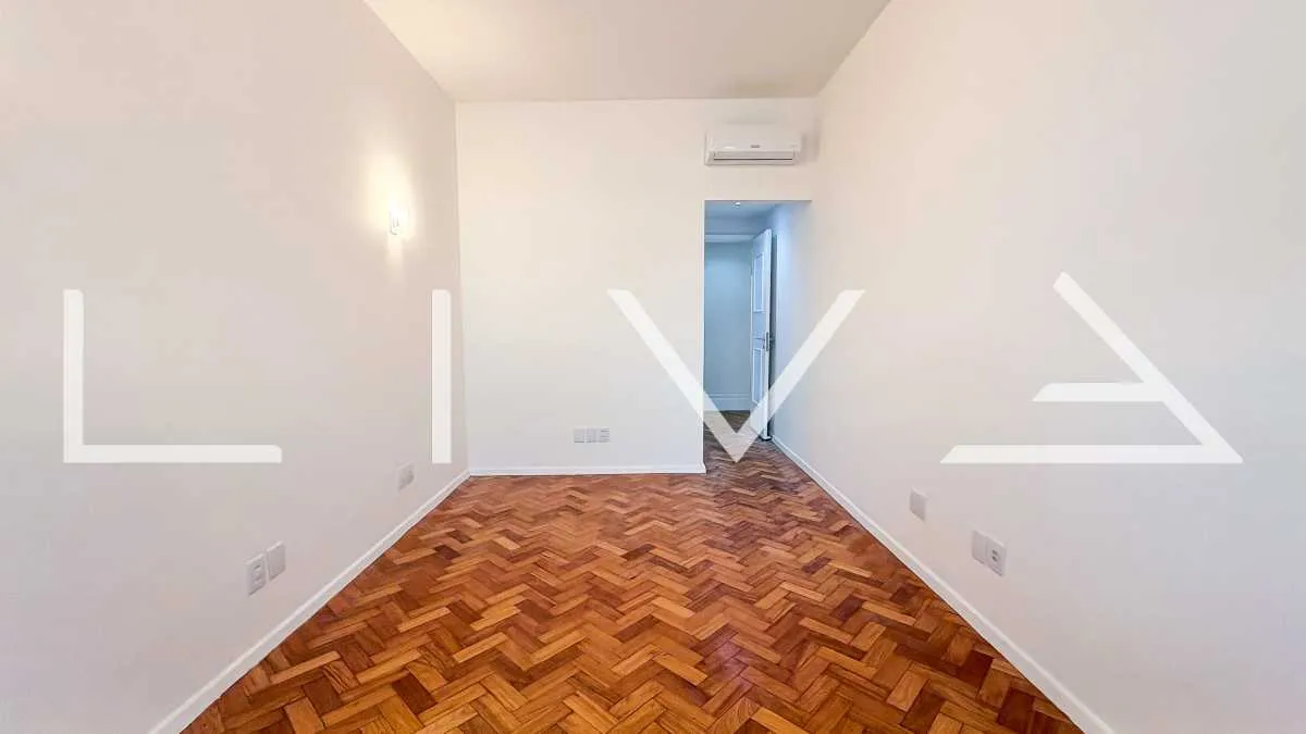 Гардеробная и 4 спальни: квартира 180 м² — photo 13