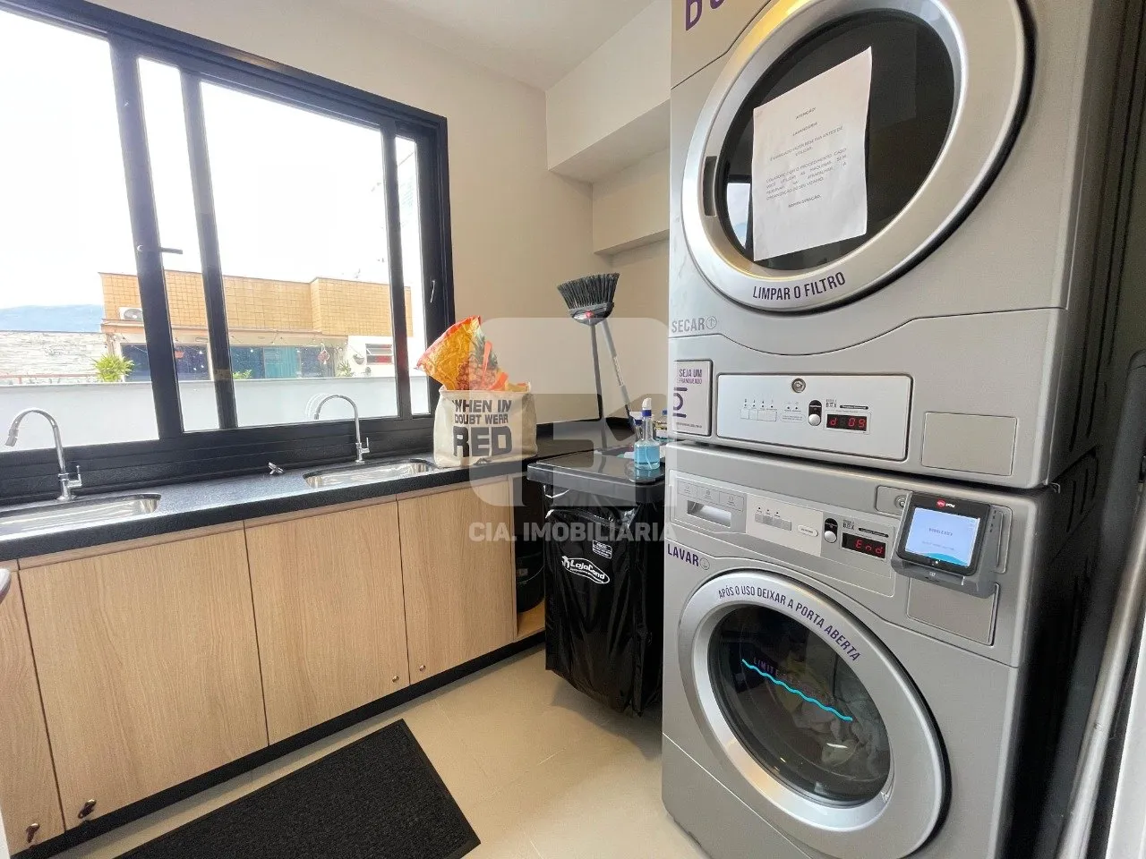 Furnished 45 m² studio with 1 bedroom and open kitchen — photo 17