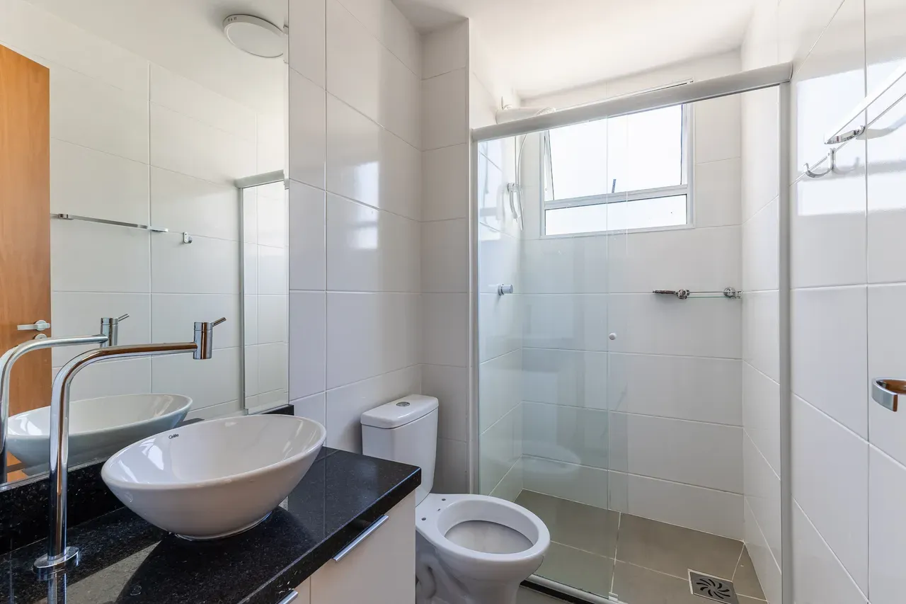 Furnished apartment with 2 bedrooms and open-plan kitchen — photo 9