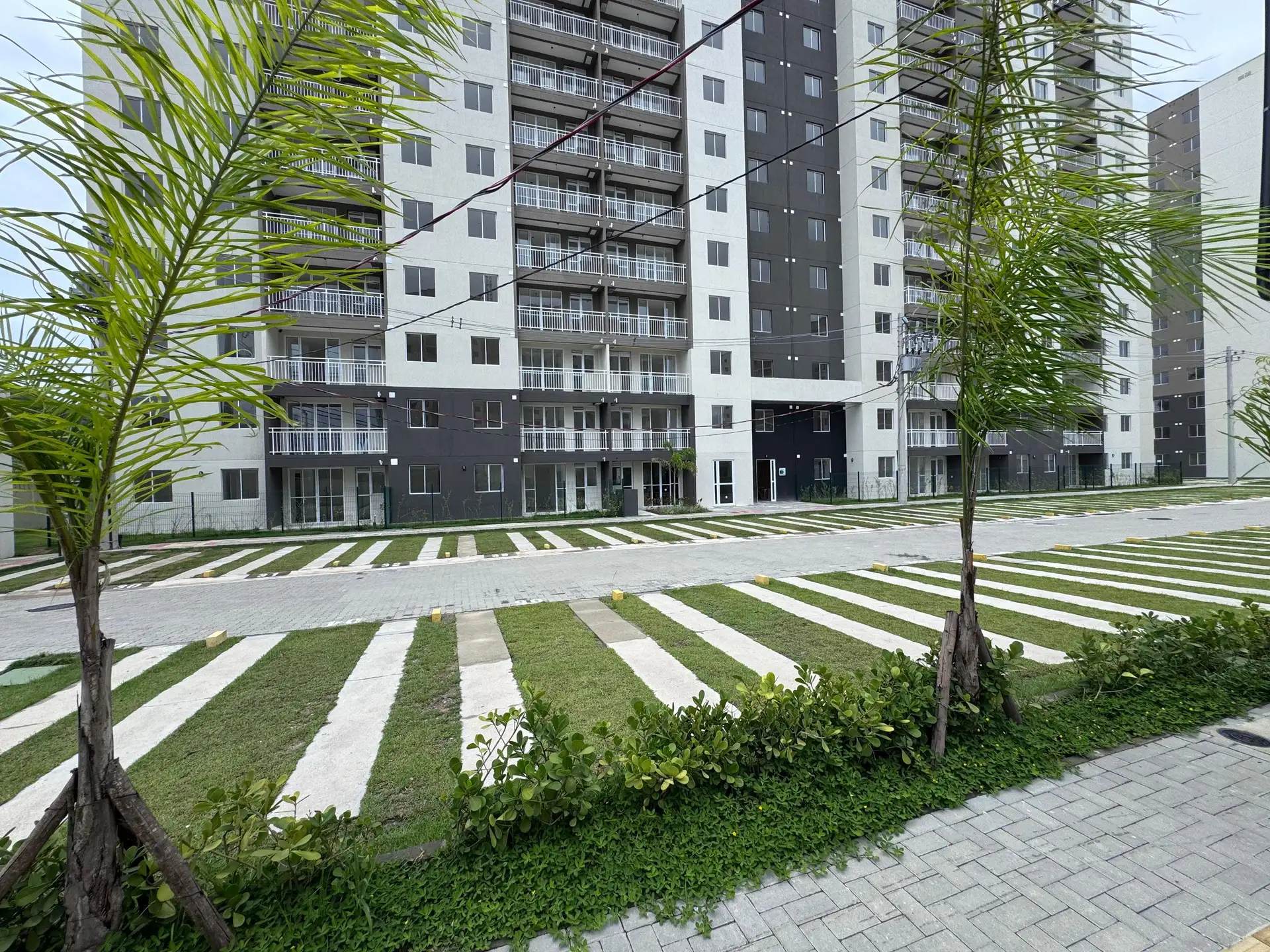 2-bedroom apartment with a balcony and 1 parking spot — photo 42