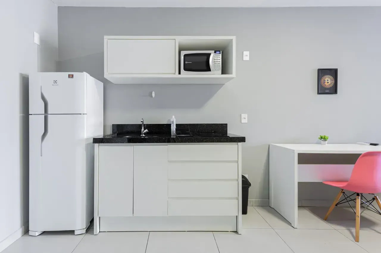 Apartamento de 1 dormitorio con baño en suite y cocina — photo 7