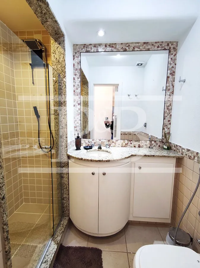 Furnished apartment with 4 bedrooms and 400 m² — photo 35