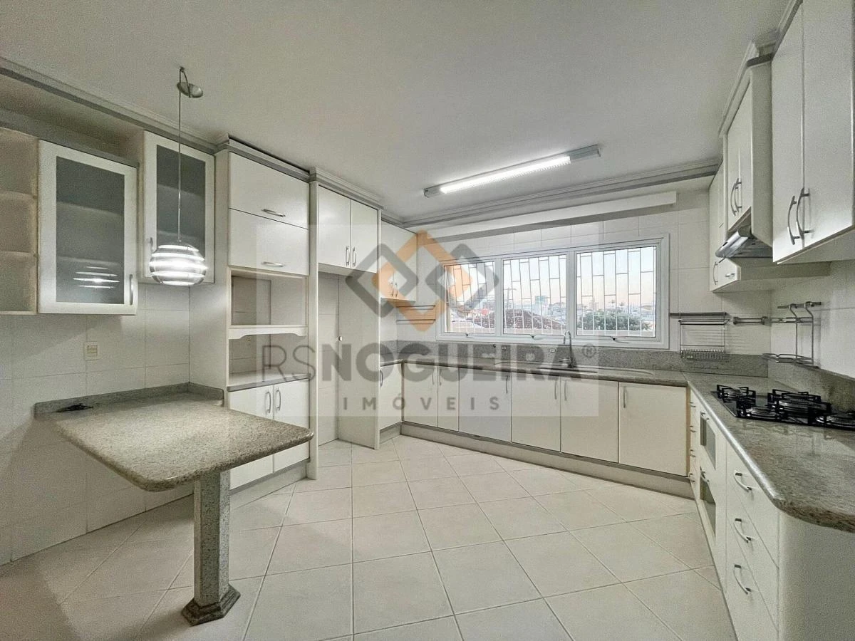 Furnished house, 317 m², with a bathtub — photo 8