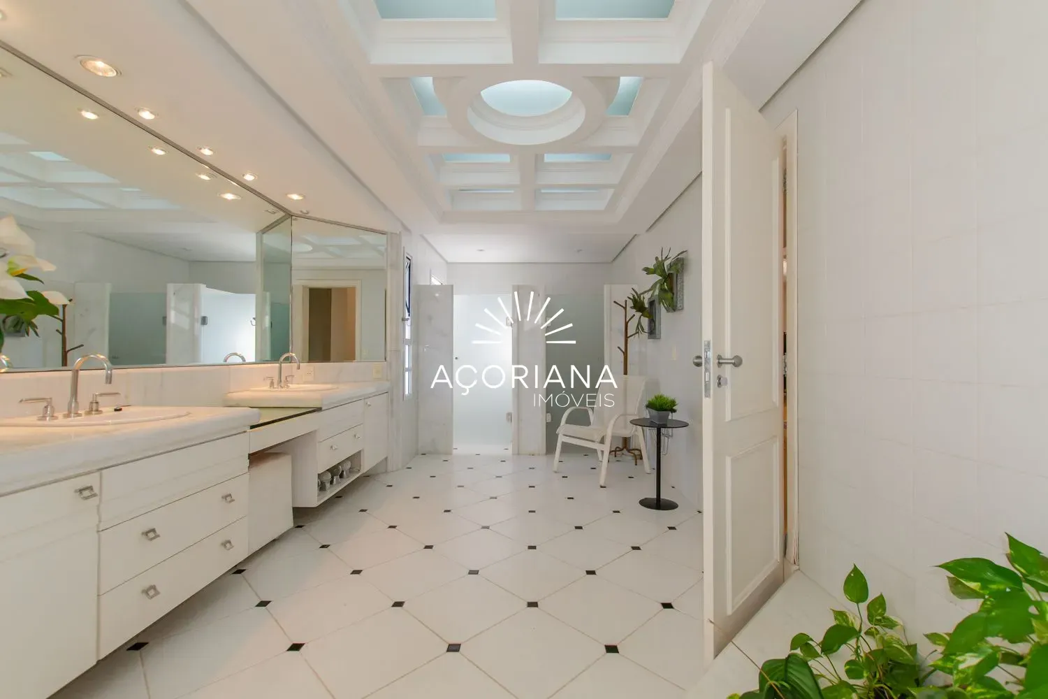 Furnished house with 5 en-suite bedrooms and 8 baths — photo 118