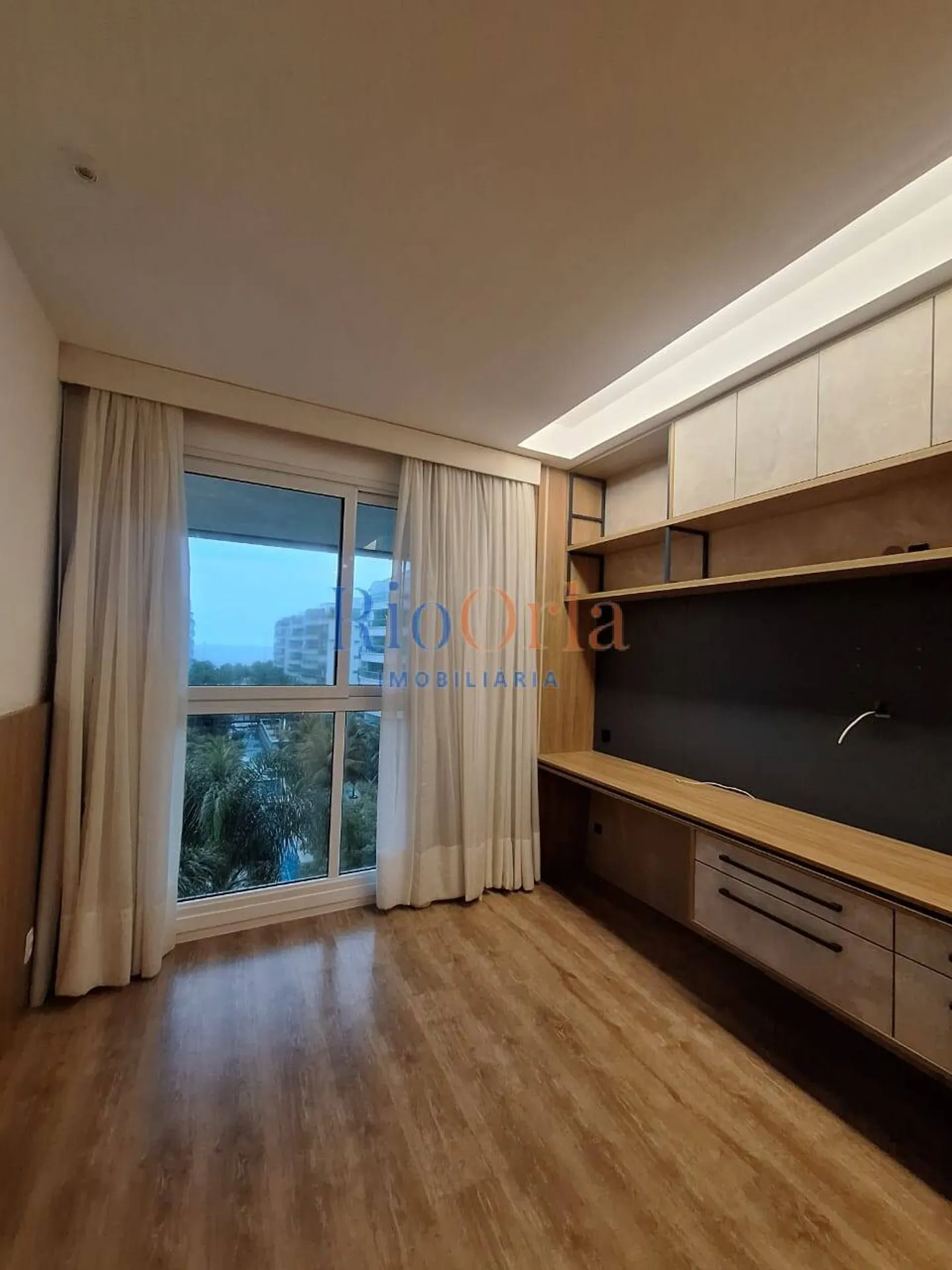 Furnished apartment with 4 bedrooms and 5 bathrooms — photo 29