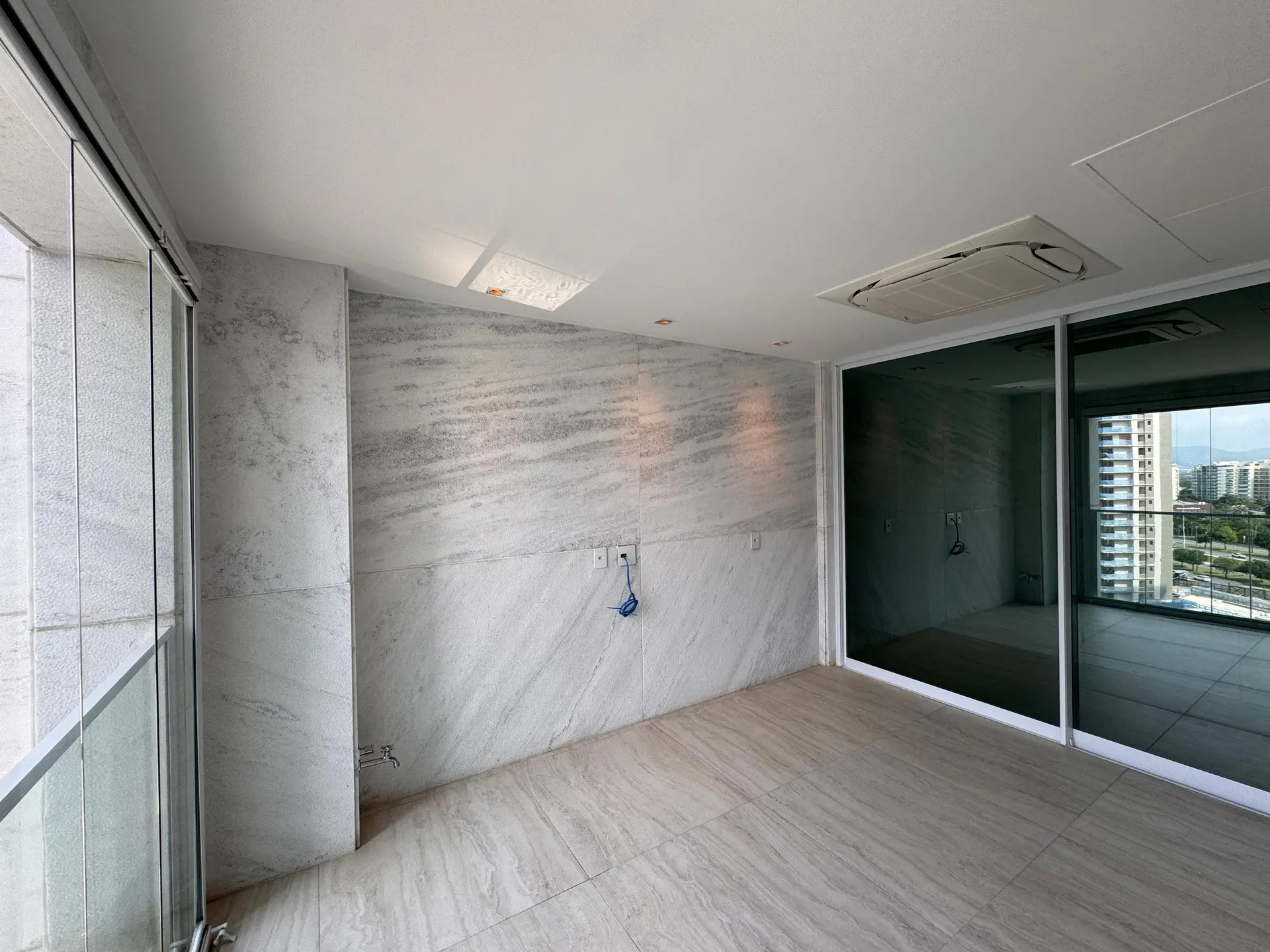 Apartamento mobiliado com 3 suítes e 4 vagas — photo 100