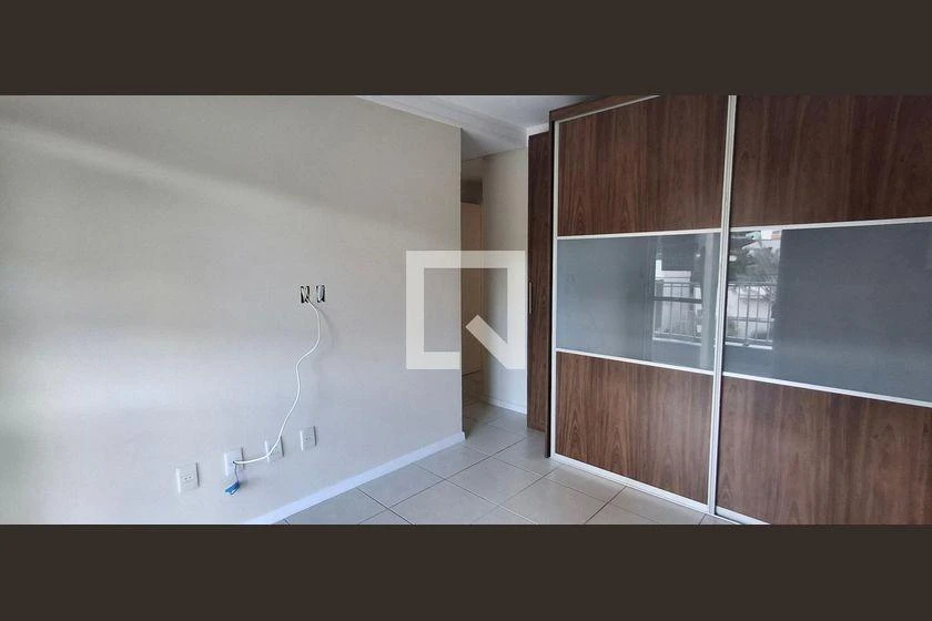3-bedroom apartment in a building with a pool — photo 15