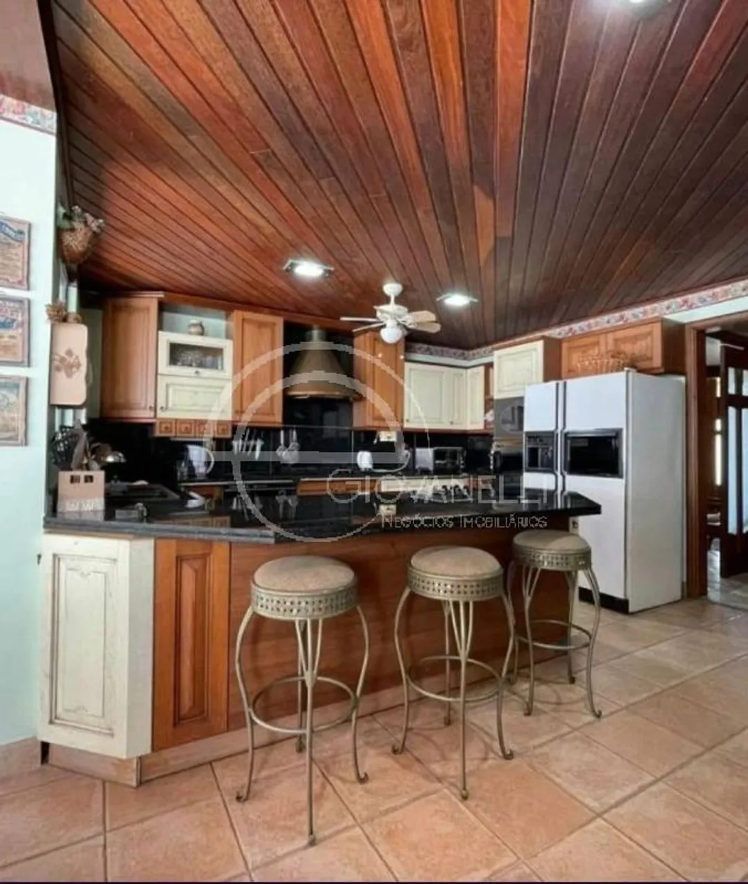 Furnished residential house with 4 bedrooms and 4 bathrooms — photo 2